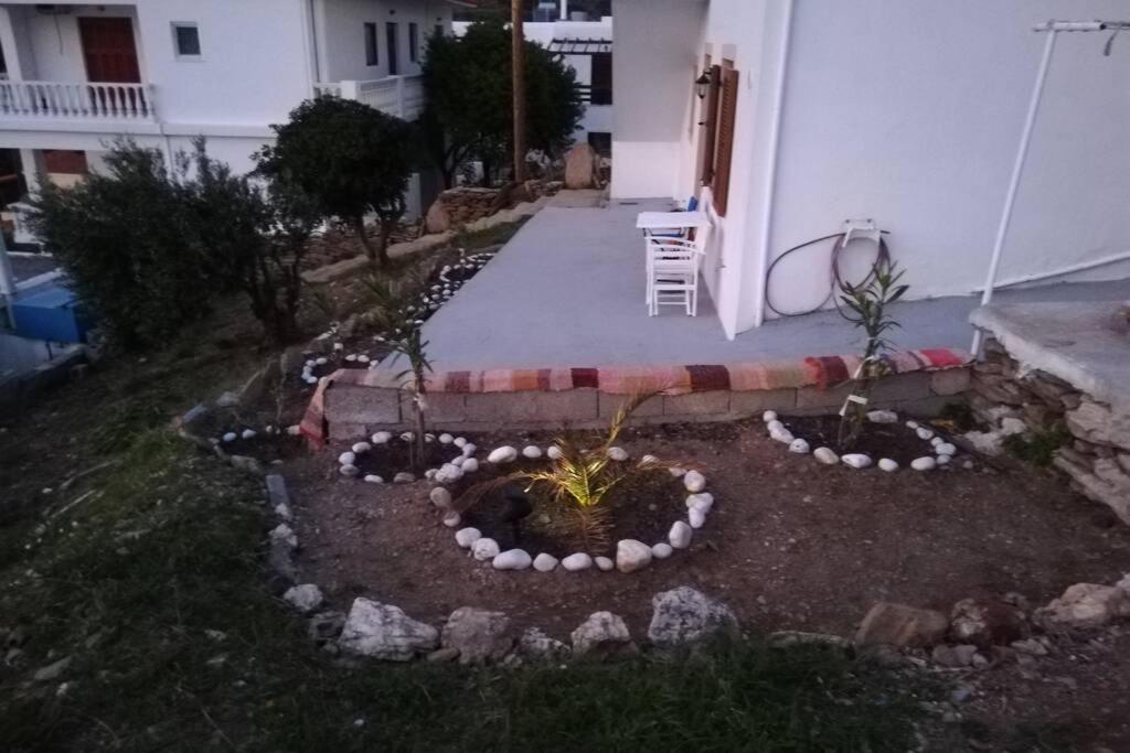 Lorentzia Room Batsi  Exterior photo
