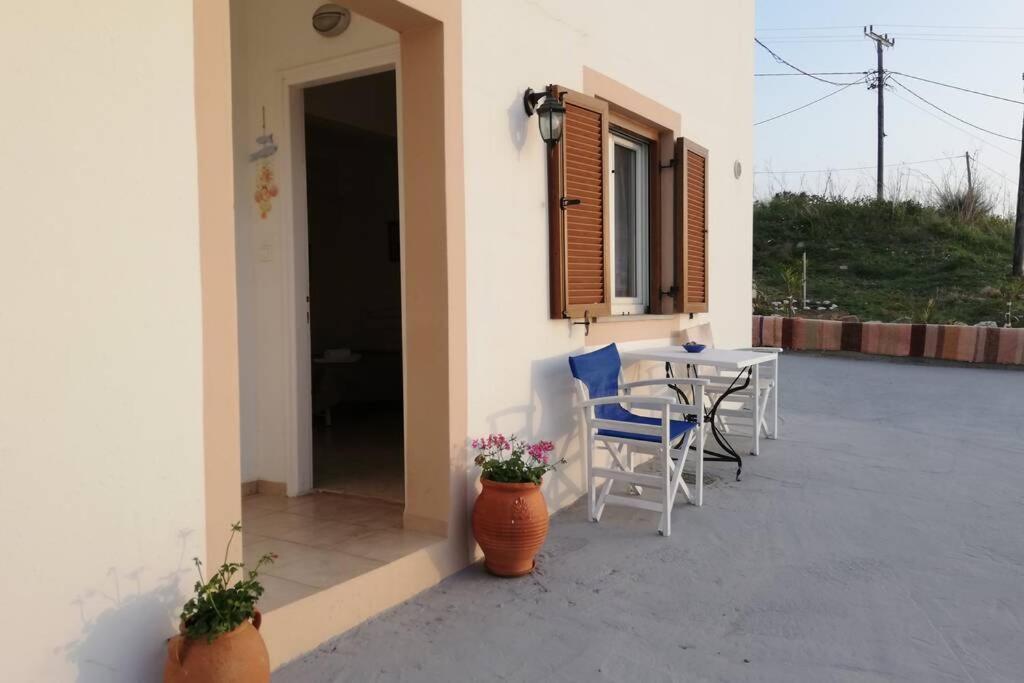 Lorentzia Room Batsi  Exterior photo