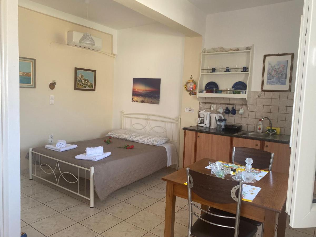 Lorentzia Room Batsi  Exterior photo
