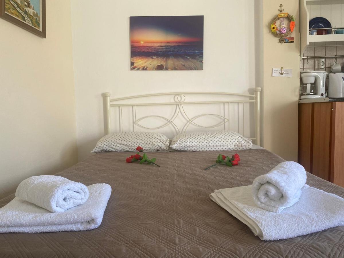 Lorentzia Room Batsi  Exterior photo