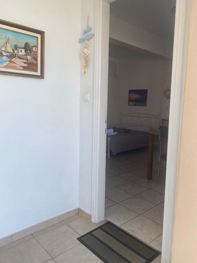 Lorentzia Room Batsi  Exterior photo